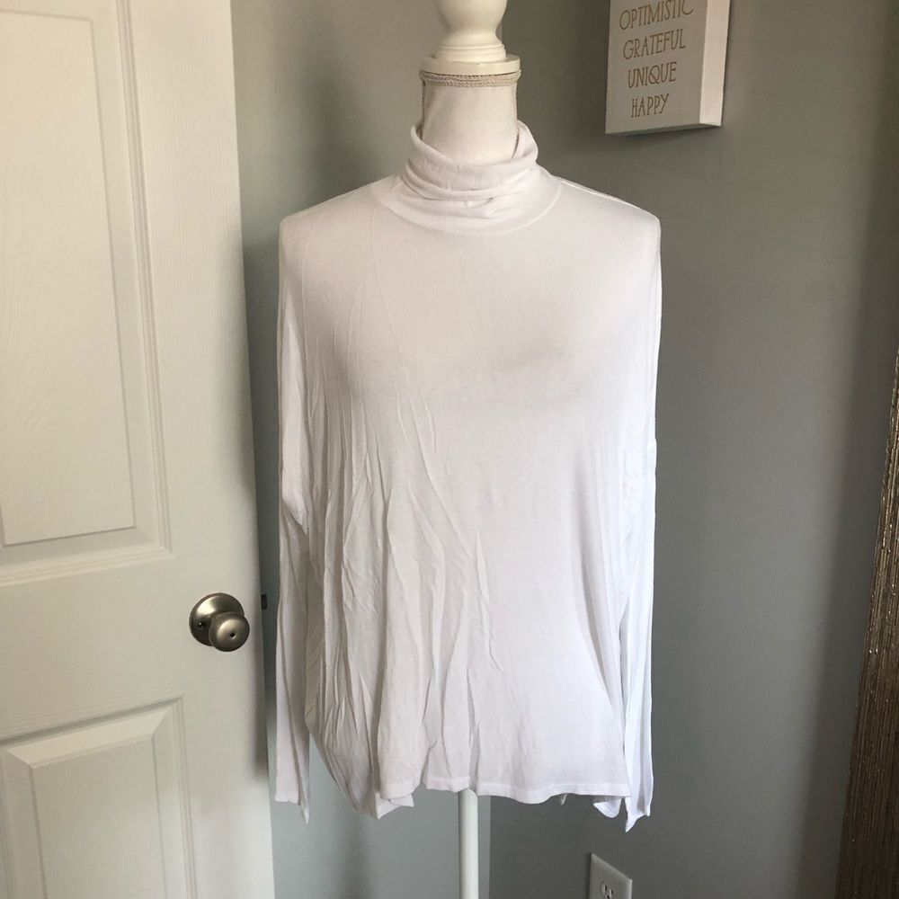 Feel the Piece White Turtleneck Ribbed Sweater